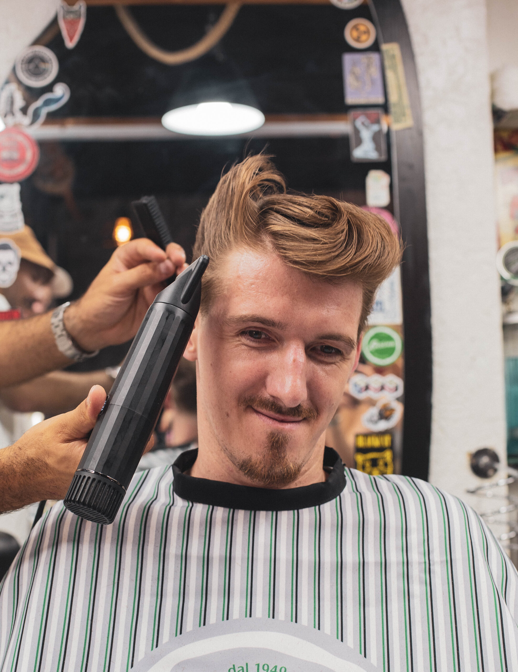 Soon I’m preparing new masterclass concepts focused on scissor technique, structure understanding and clean section work. If you want to level up your craft, stay tuned — details coming soon.
