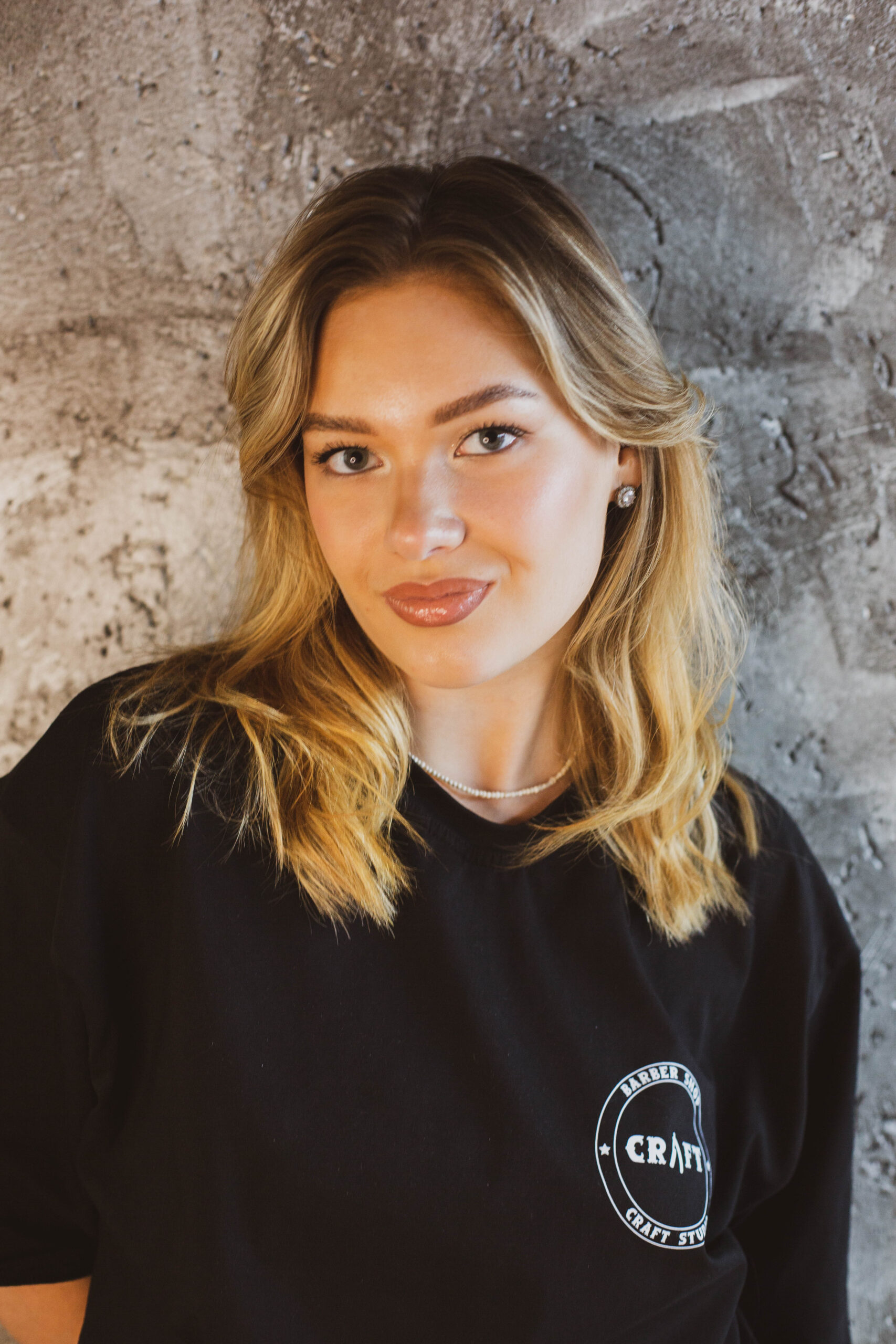 Barber Valeri 1 I dedicate myself to refinement โ thatโs why scissor work is at the center of my craft. I enjoy detailed, controlled cutting that respects natural flow and head shape. Modern style is not just trend โ itโs understanding where to add structure and where to keep softness. This is how I create hair that is sharp, masculine and timeless.